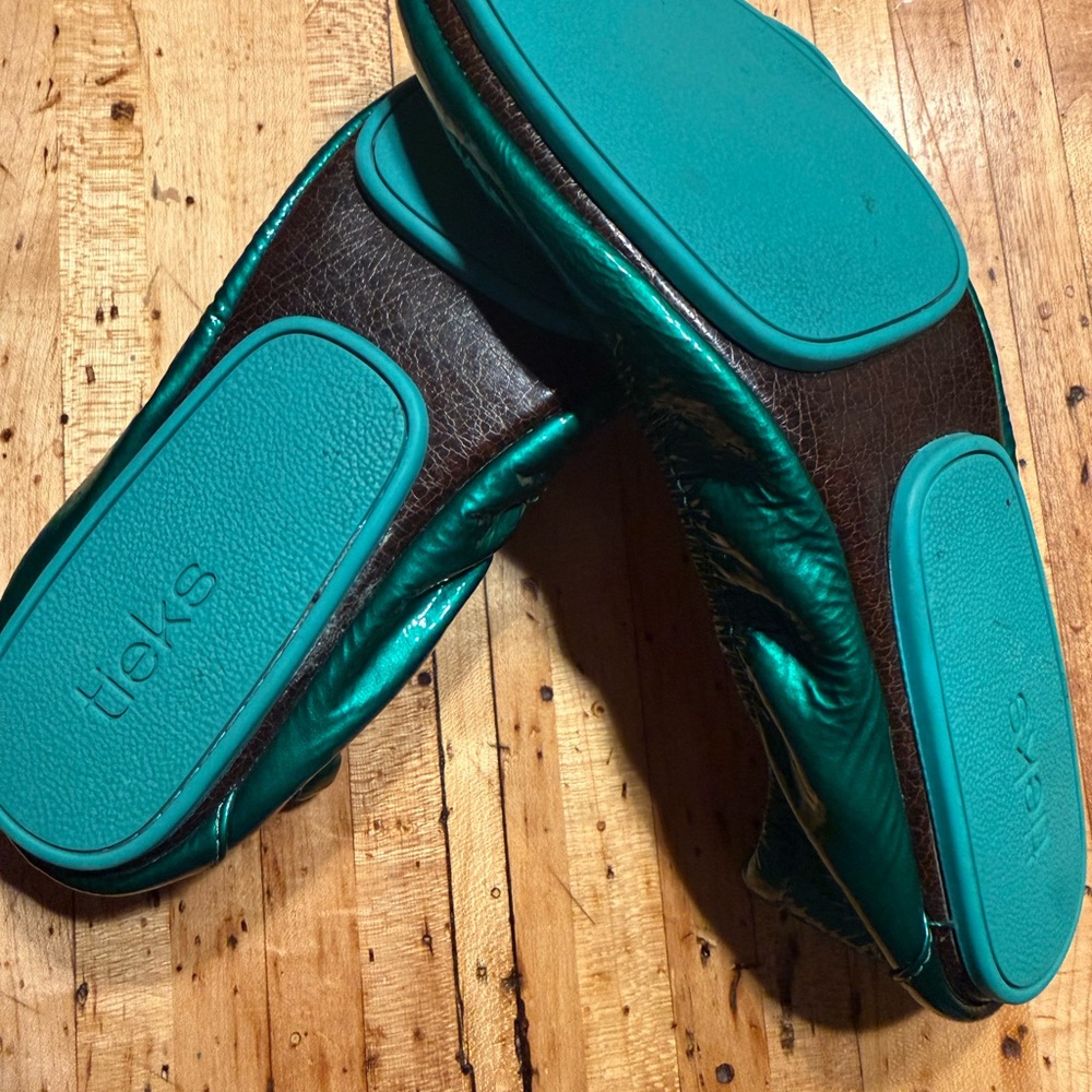 Tieks Metallic Green Ballet Flats - Women size 8 - Picture 4 of 4